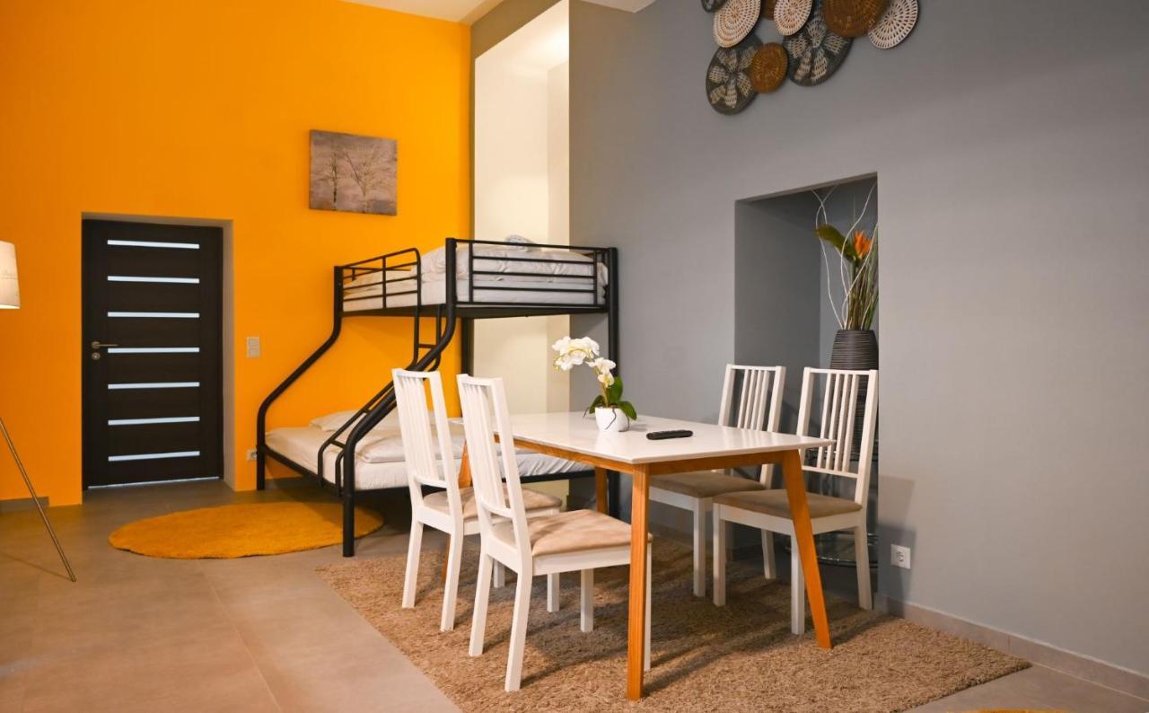 Charming Domicile Wien Allerheiligenplatz Viena Exterior foto