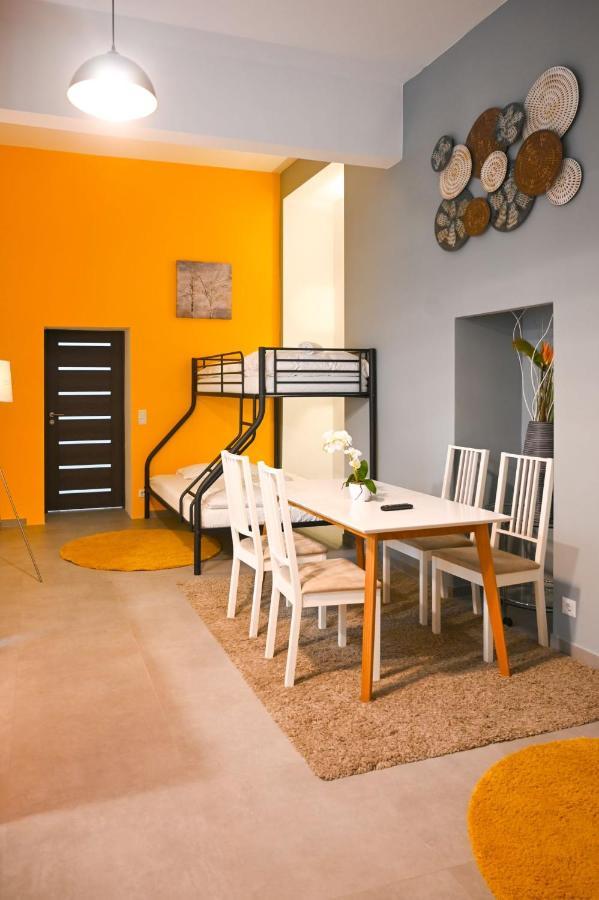 Charming Domicile Wien Allerheiligenplatz Viena Exterior foto