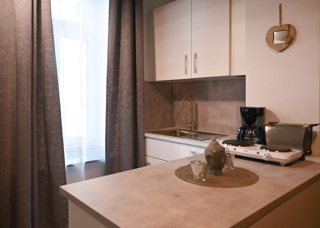 Charming Domicile Wien Allerheiligenplatz Viena Exterior foto